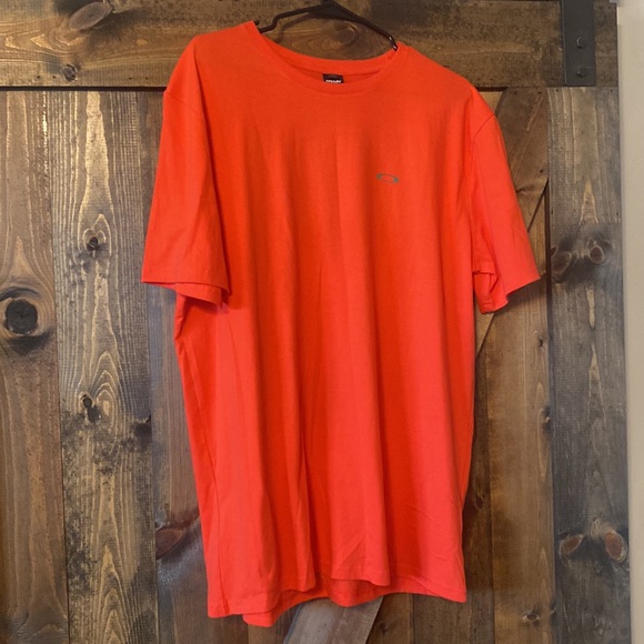 Oakley tshirt size xl - Picture 2 of 3